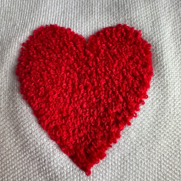 Heart Patterned Crew Neck Sweater - Cream and Red- M, L, XL - Picture 3 of 8